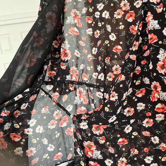 Floral Allegra K wrap top - Picture 4 of 4